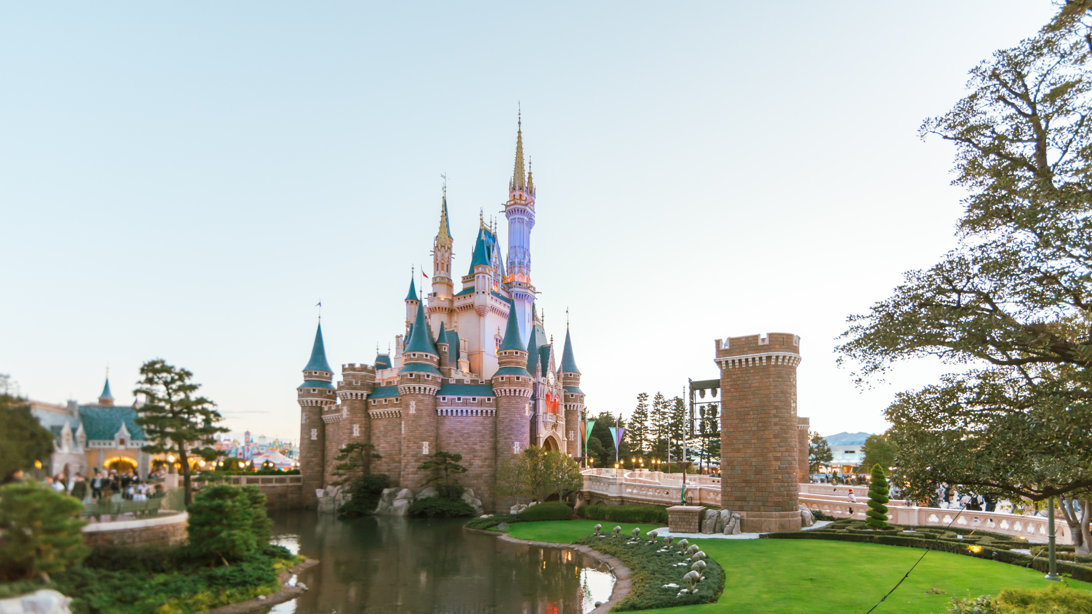 Horrified Dad Reveals the Eyewatering Cost of a Family Trip to Disneyland